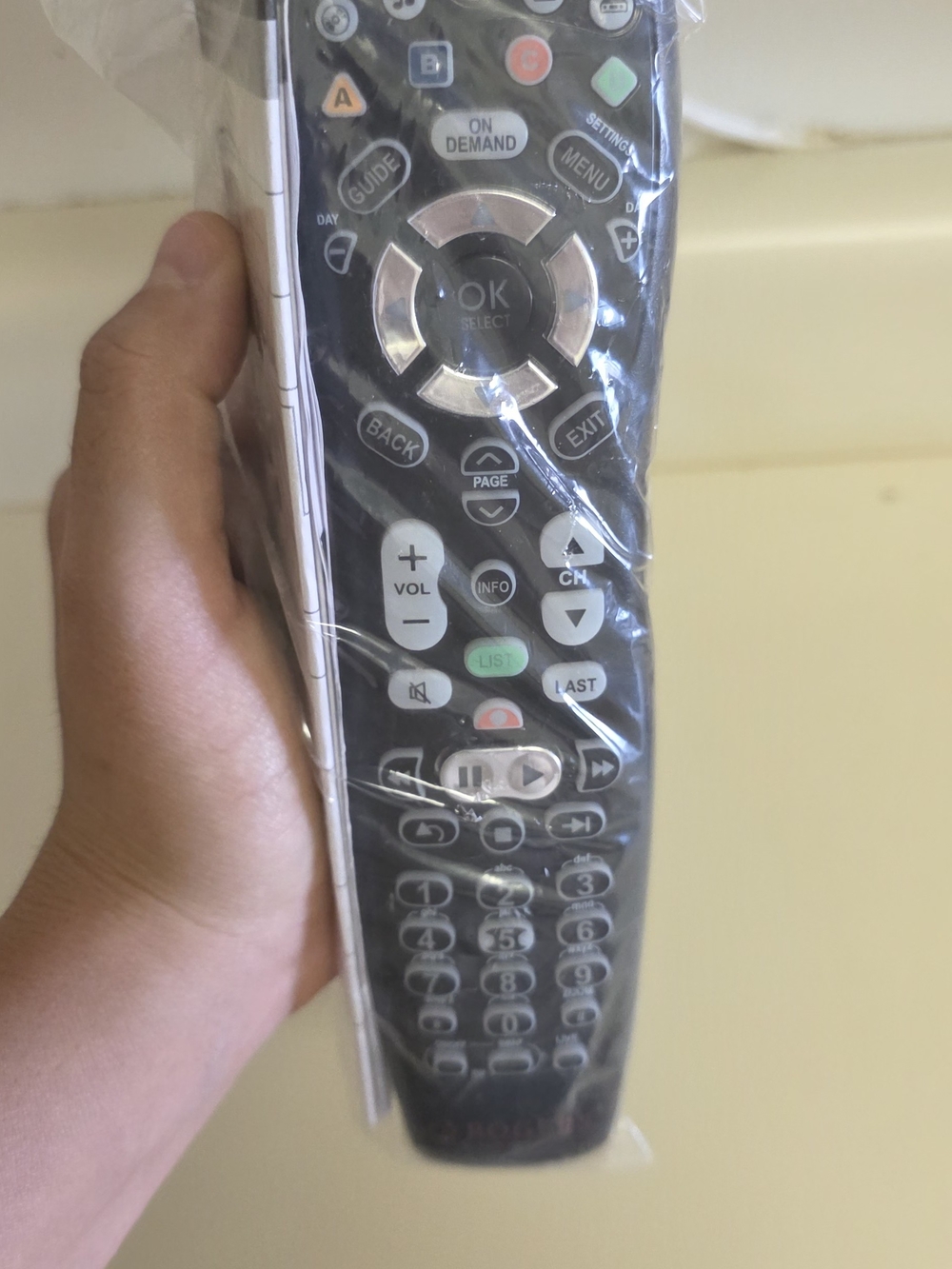 Universal Replacement Black TV Remote Control ROGERS - Picture 2 of 4